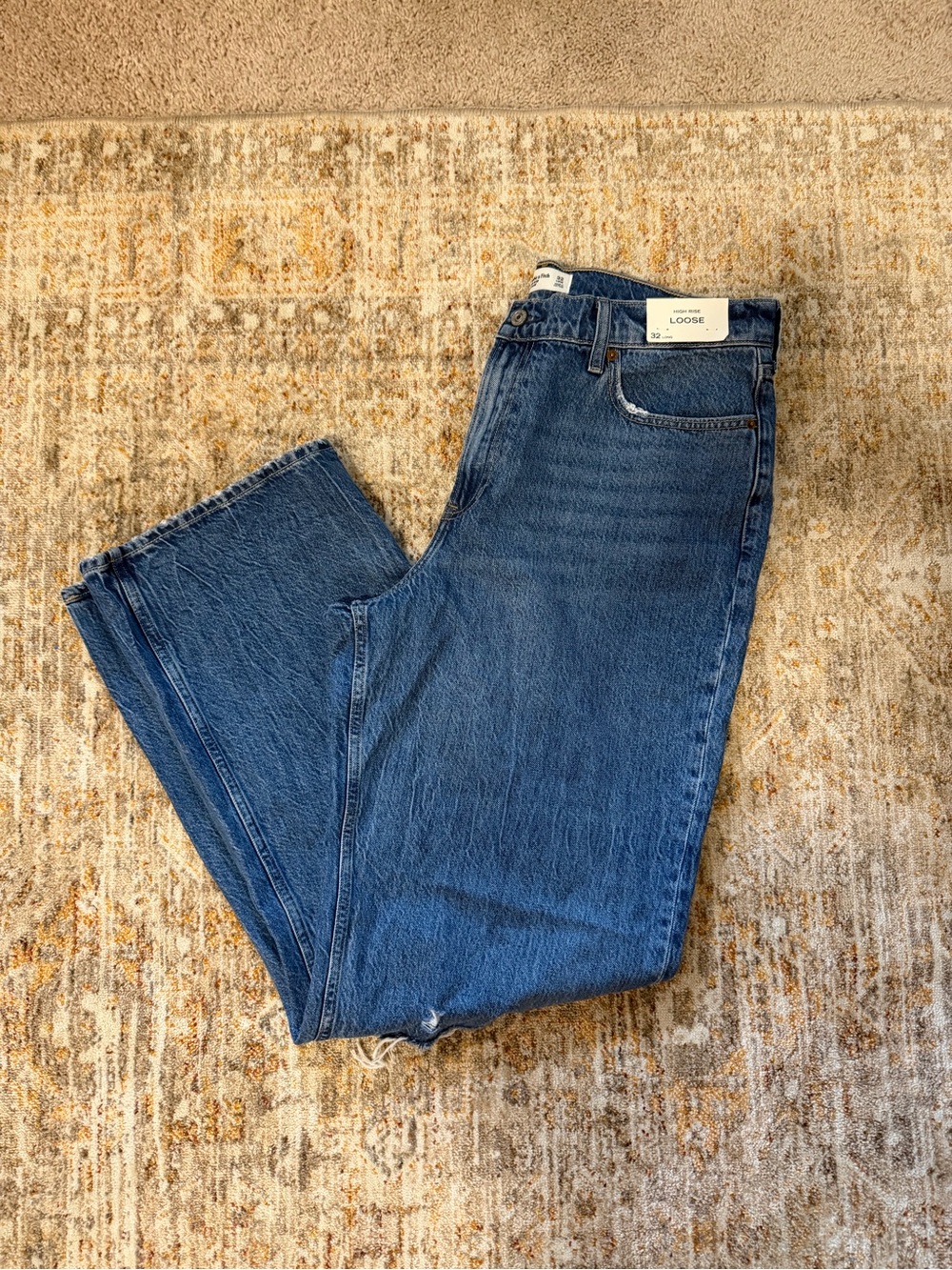 NWT Abercrombie & Fitch High-Rise Loose Jeans in Medium Blue size 32 LONG